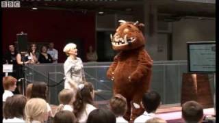 Julia Donaldson and The Gruffalo sing The Gruffalos Song [upl. by Tadeas]