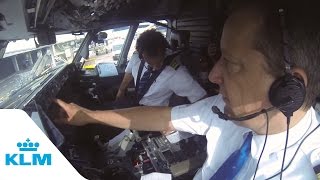 Autopilot in action  Cockpit Tales  KLM [upl. by Nide292]