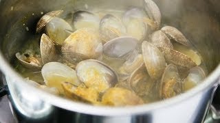 How to Clean Fresh Clams Before Cooking [upl. by Kironde]