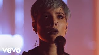 Halsey  Hold Me Down Live Performance Vevo LIFT [upl. by Gaudette]