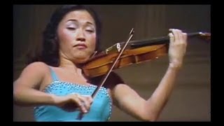 MENDELSSOHN VIOLIN CONCERTO in E minor  KYUNGWHA CHUNG  SOLTI [upl. by Tebazile]